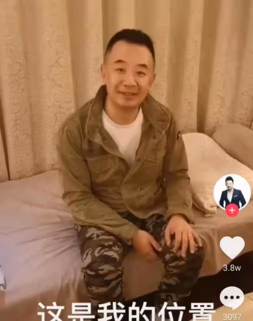 7年前，那個因「夜宿門」身敗名裂的黃海波，如今過得怎麼樣了？