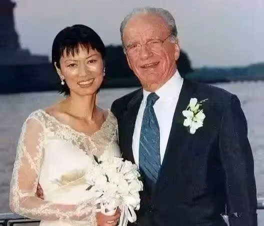 用13年從普通徐州女孩到世界頂級闊太,離婚獲得268億,她是傳奇