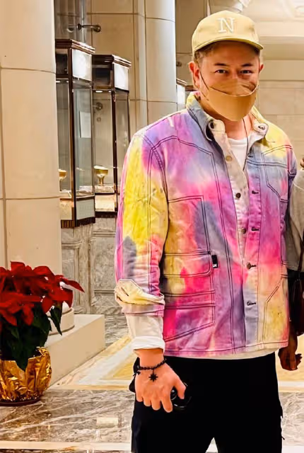 陳鍵鋒轉行教潛水遇學員溺亡,時隔半年首露面,與好友聚會心情好