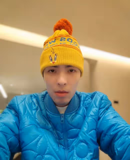 曝蕭敬騰代言出問題!食品發霉致消費者拉肚子,曾一個月賣30萬包