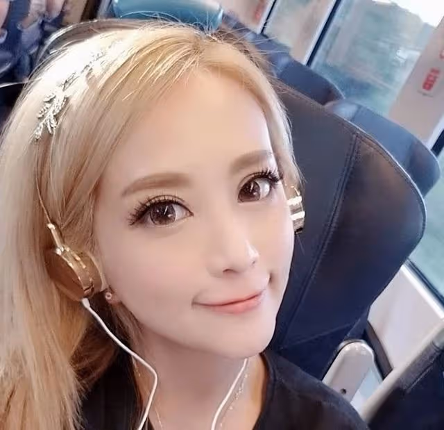 香港著名女星飽受情傷困擾,宣布淡出演藝圈,正式移居英國生活