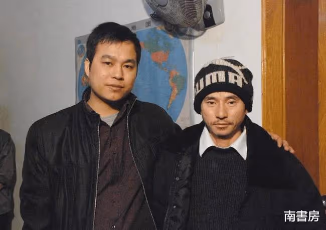 當年紅極一時的「犀利哥」,曾被稱為最帥乞丐,如今已失去了笑容