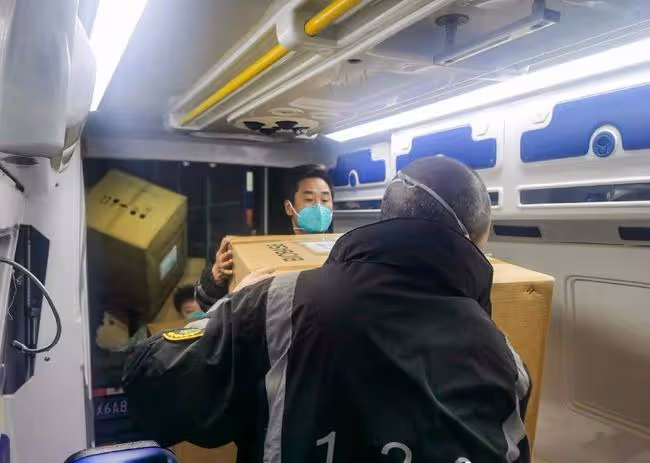 韓紅攜近30位明星支援西安!消殺物品堆成山,肖戰賈玲鄧倫在列