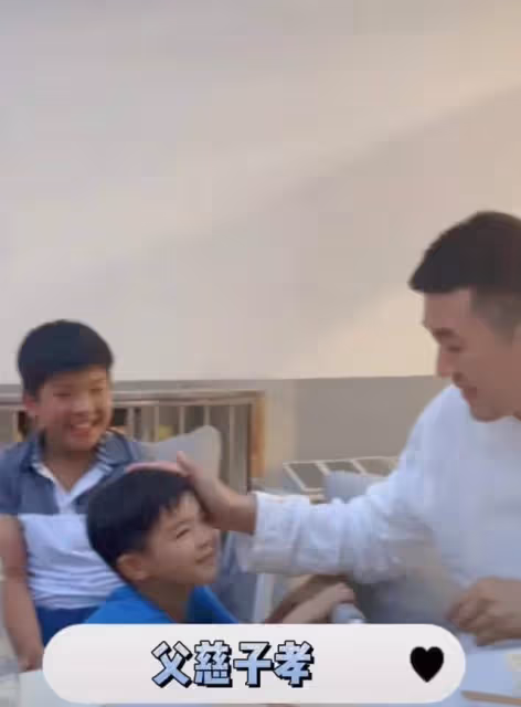 楊子曬全家互動畫面，夫妻倆逗小兒子太溫馨，安迪被無視惹人心疼