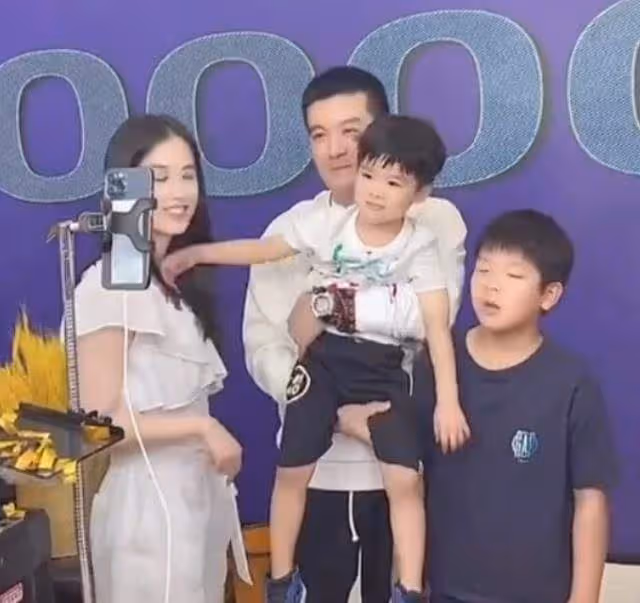 楊子曬全家互動畫面,夫妻倆逗小兒子太溫馨,安迪被無視惹人心疼