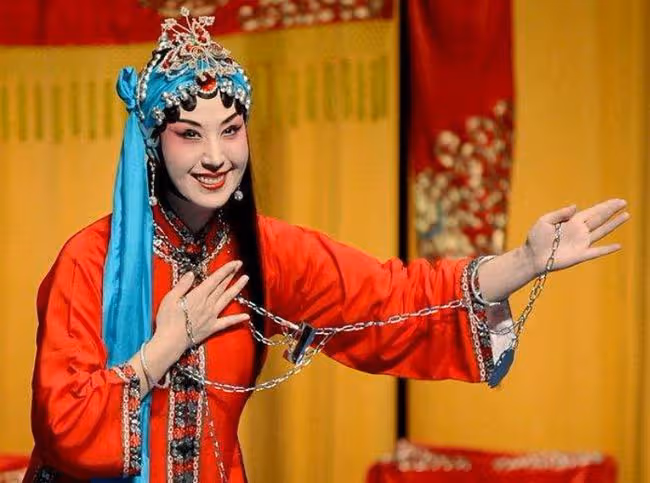 把髮妻兒子趕出家門娶小18歲嬌妻,婚後對方不生孩子還把他甩了