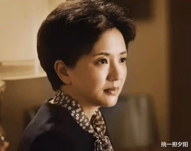 國家一級演員,丈夫去世後她守寡十年未在嫁,女兒如今比她還紅!