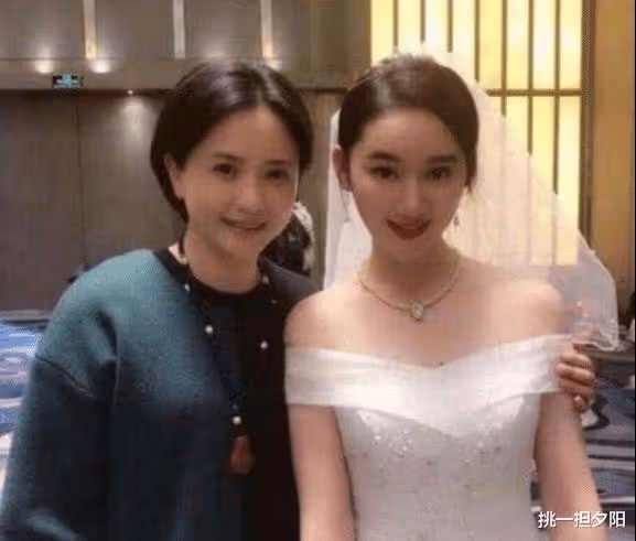 國家一級演員,丈夫去世後她守寡十年未在嫁,女兒如今比她還紅!