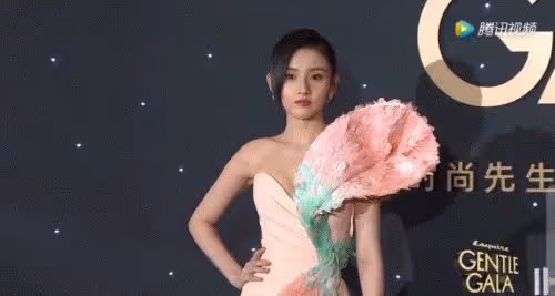 張雨綺顏值崩了,熱評清一色都在吐槽她瞎作