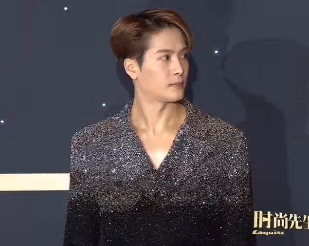 張雨綺顏值崩了,熱評清一色都在吐槽她瞎作