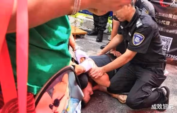 任達華:11歲父親被槍殺,64歲被捅4刀進ICU,今幫小瀋陽賺2438萬