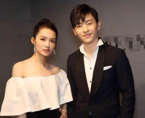 鄧倫和李沁疑公開關係,金晨已經是往事,應采兒早就透露了實情