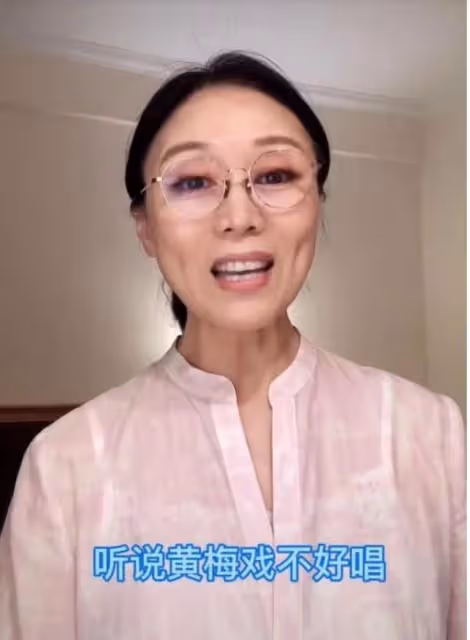 小潘潘名聲"落水"記：從一夜爆紅到被全網群嘲，她到底做錯了什麼