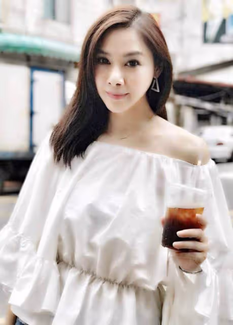 台女星與富豪離婚背巨債,為賺錢養2娃,稱內地有疫情也要忍痛來
