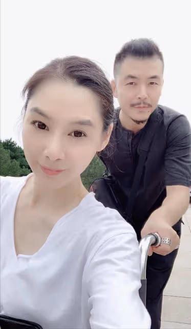 台女星與富豪離婚背巨債,為賺錢養2娃,稱內地有疫情也要忍痛來