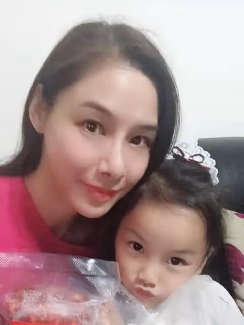 台女星與富豪離婚背巨債,為賺錢養2娃,稱內地有疫情也要忍痛來