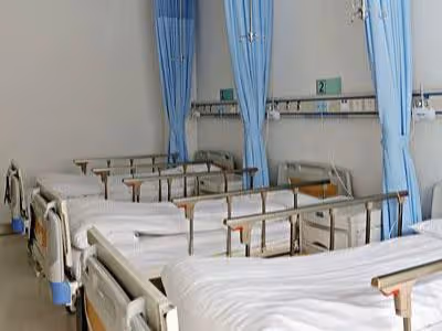 表哥月薪兩萬,姑媽得癌症後表哥讓親戚募捐,我給五百,表哥嫌少