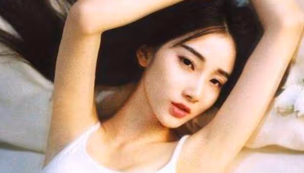 為尋求刺激,妻子拿50塊錢叫我買菜,回來後她和男人衣衫不整