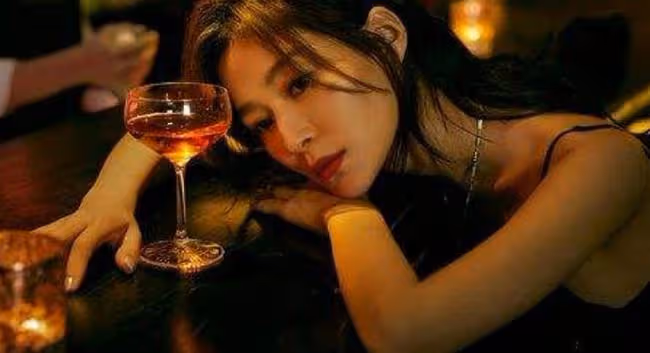 老公背著我出軌女同事,長期被冷落的我,把激情給了他兄弟