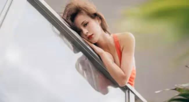 領陌生女人回家，她穿著我媳婦的睡衣，一番溫存後她滿意地睡著了