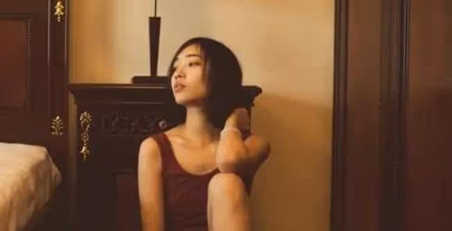 領陌生女人回家,她穿著我媳婦的睡衣,一番溫存後她滿意地睡著了