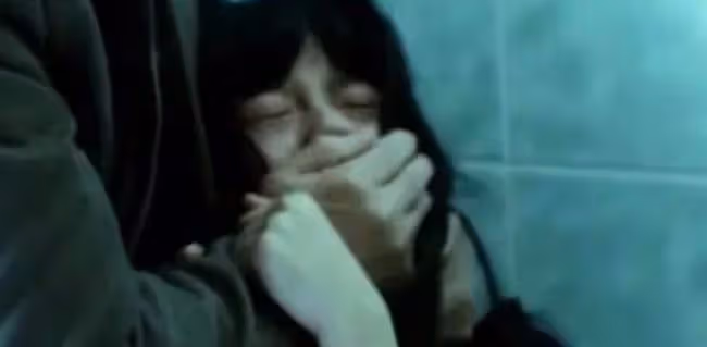 18歲那年,我被一個老畜生玷污了,他弄大了我的肚子對我不管不顧