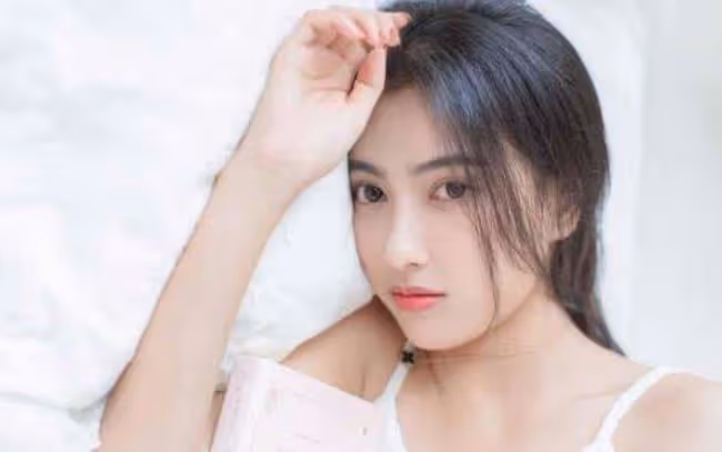 「你先招惹我的,今晚得陪我」,關上門我被他反客為主地占有著