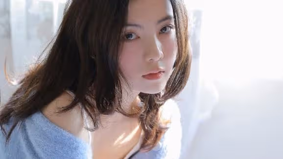 加班回來女友不在家,剛要睡覺,收到她閨蜜奇怪的求救電話