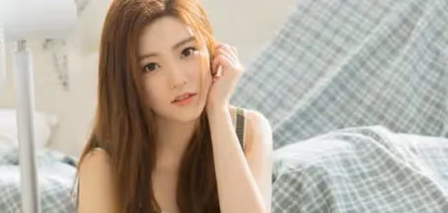 加班回來女友不在家,剛要睡覺,收到她閨蜜奇怪的求救電話