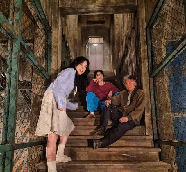 《雪滴花》Jisoo丁海寅等同劇演員悼念金美秀,207號室友們全悲哀