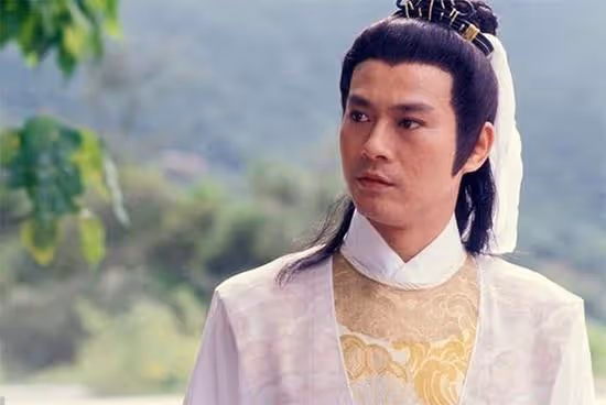 鄭少秋的偏心:大女兒失聯,二女兒扔給前妻,專寵現任妻子女兒