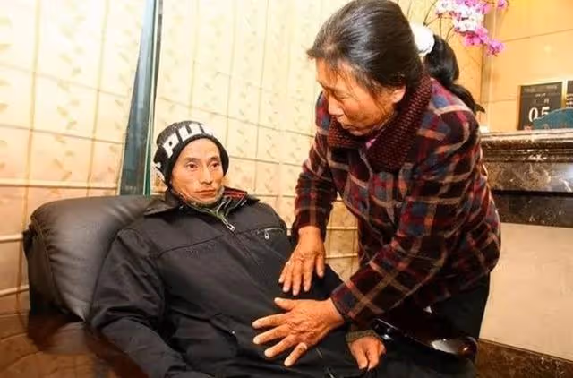 曾火遍全球的網紅「犀利哥」,10年過去了,如今他的生活怎麼樣?