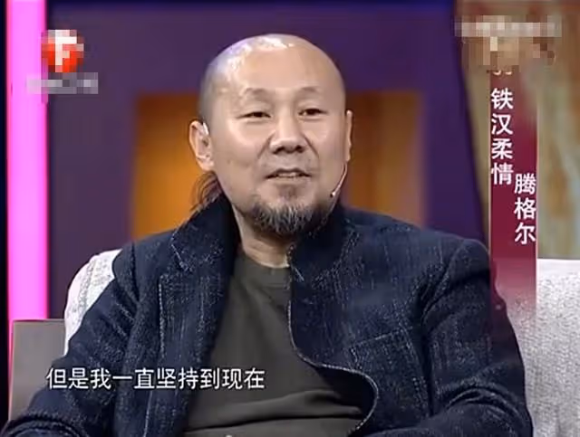 61歲騰格爾私宅一角曝光,家具樸素太簡陋,曾因請客耗光五百萬