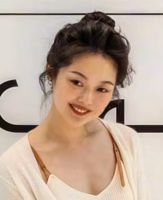 「文藝女神」晚晚：從大臉網紅到京圈貴婦，她遠比你想的精彩