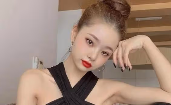 婊里婊氣?被網友稱為「頂級綠茶」的網紅宋智雅,為什麼這麼火?