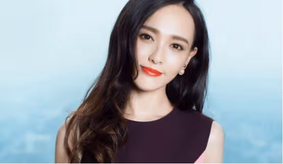 唐嫣:工作中的「社畜」,確實是一臉麻木,也是拿著模板的打工人