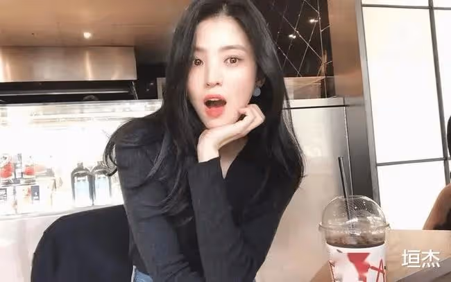 被導演臨時加親密戲,憑反派角色一夜爆紅,打敗全智賢成廣告女王