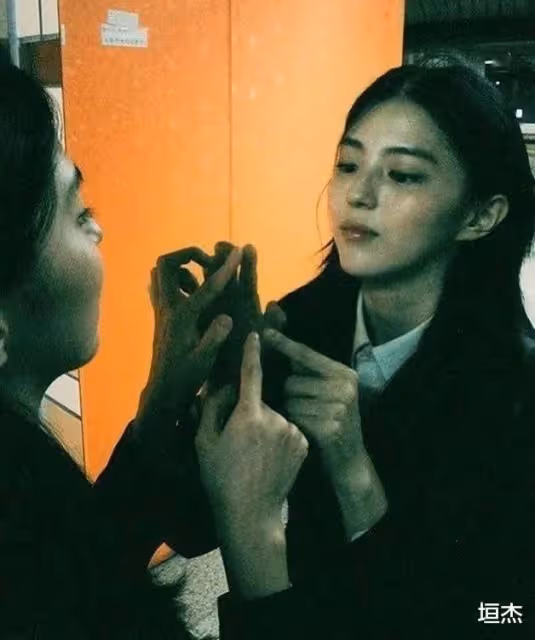 被導演臨時加親密戲,憑反派角色一夜爆紅,打敗全智賢成廣告女王