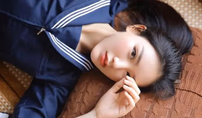 那一夜,13 度,我光腿短裙,浪瑟地期待愛情的到來