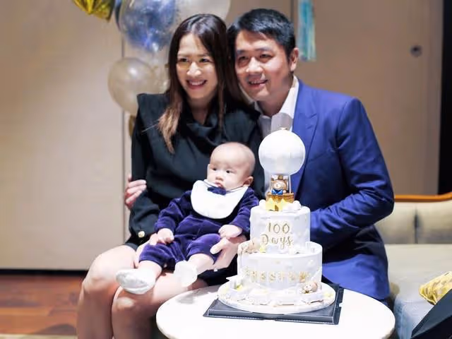 不舍!33歲TVB高學歷港姐小花約滿正式離巢,剛為寶寶舉辦百日宴