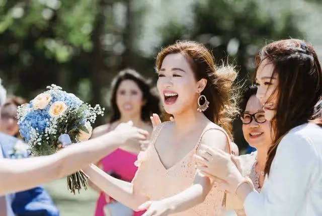 不舍!33歲TVB高學歷港姐小花約滿正式離巢,剛為寶寶舉辦百日宴
