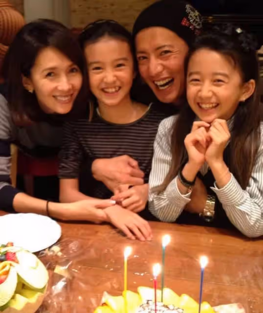 49歲木村拓哉永遠是少年！被指顏值崩塌也無懼，西裝革履更顯帥氣