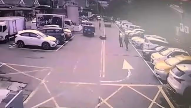 62歲女星殯儀館前出車禍!被車撞飛頭部著地,感嘆差點死在車輪下