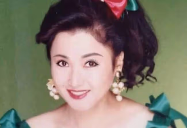 62歲女星殯儀館前出車禍!被車撞飛頭部著地,感嘆差點死在車輪下