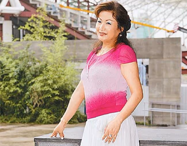 62歲女星殯儀館前出車禍!被車撞飛頭部著地,感嘆差點死在車輪下