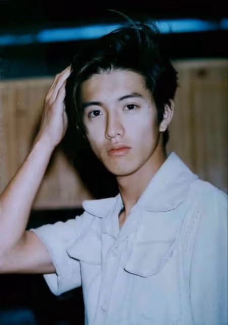 49歲木村拓哉永遠是少年！被指顏值崩塌也無懼，西裝革履更顯帥氣