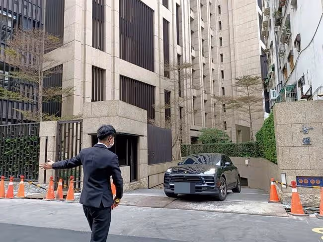 王力宏離婚風波後被曝看孩子,秘密前往待數小時,陳建州疑隨行