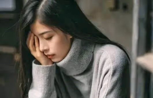 我沒離婚,卻在外面有家,明知道小三朝三暮四,情人不斷也不管