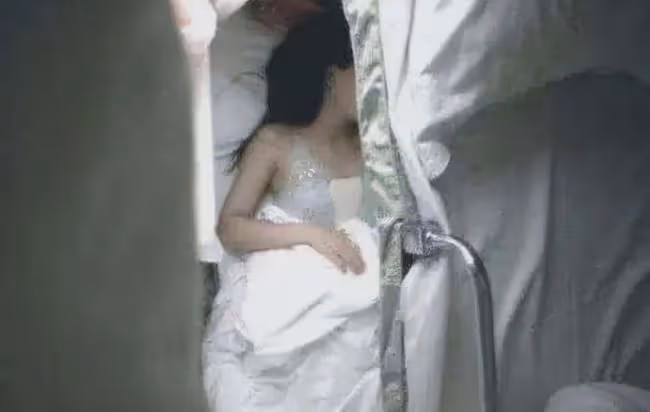 前男友是個畜生,輸了錢讓我陪睡抵債,一幫「畜生」令我至今難忘