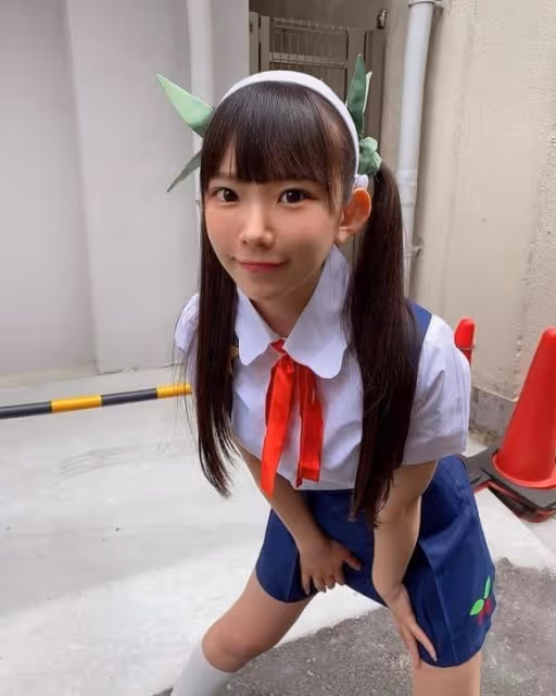 「合法蘿莉」長澤茉莉奈挑戰極辣泡麵：辣到顏藝頻出